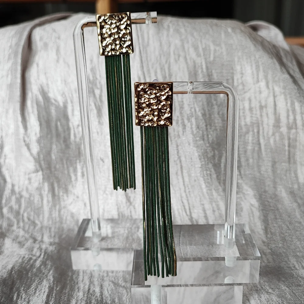 Gold Tone Hammered Elegant Green Flat Snake Chain Long Pierced Earrings NWOT